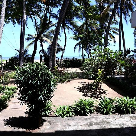 Dephani Beach Hotel Negombo Exterior photo